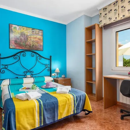 Serena - Plusholidays Willa Calpe